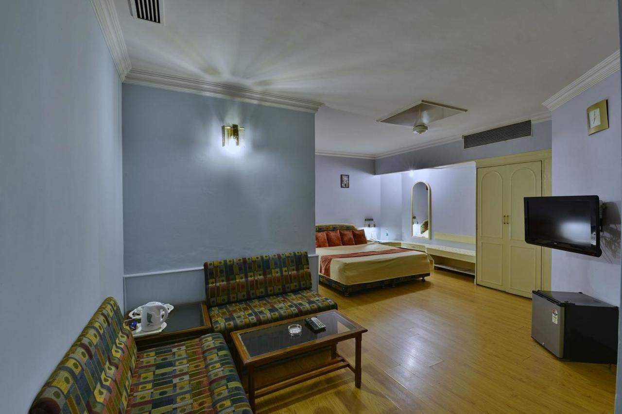 Hotel Surendra Vilas Bhopal Eksteriør billede